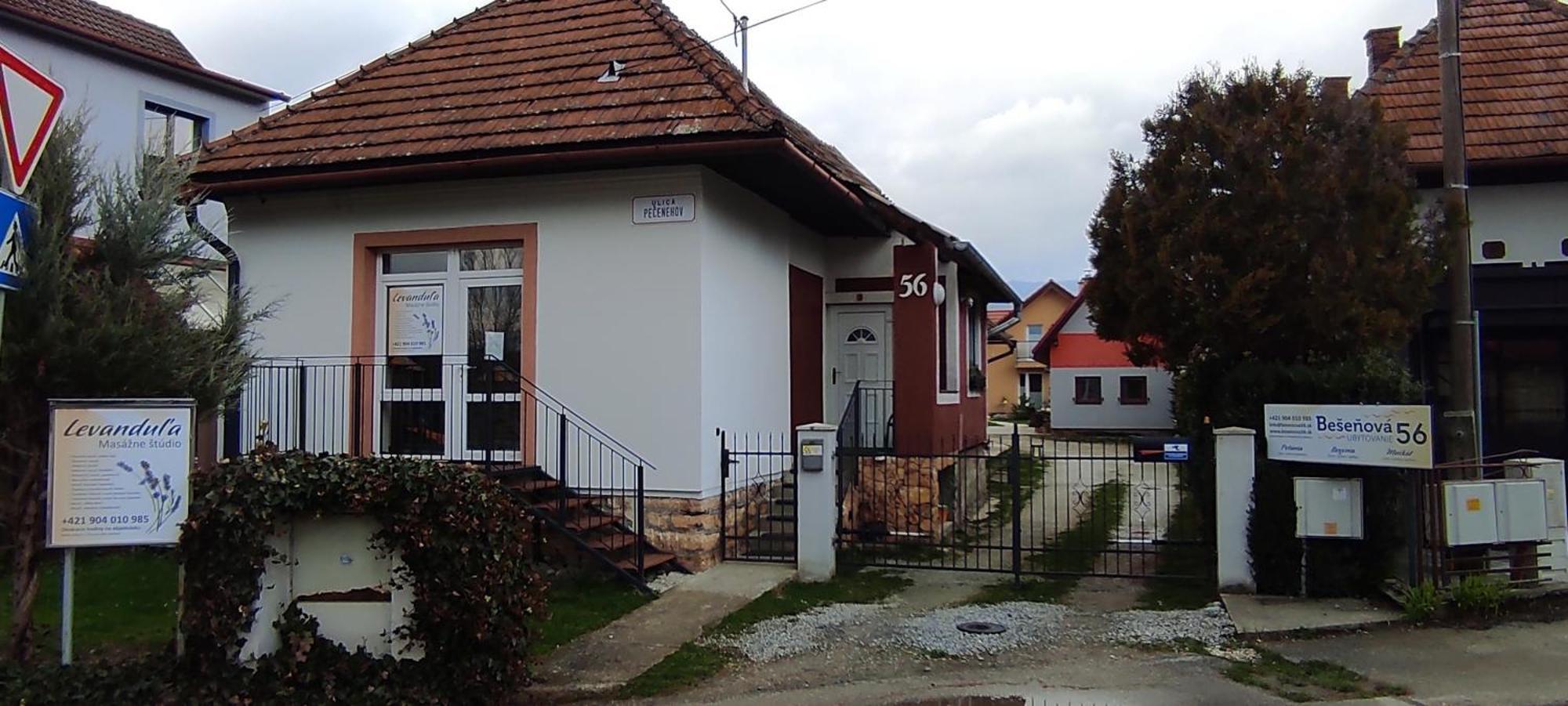 Petunia-Dom S Dvoma Spalnami Besenova Bagian luar foto